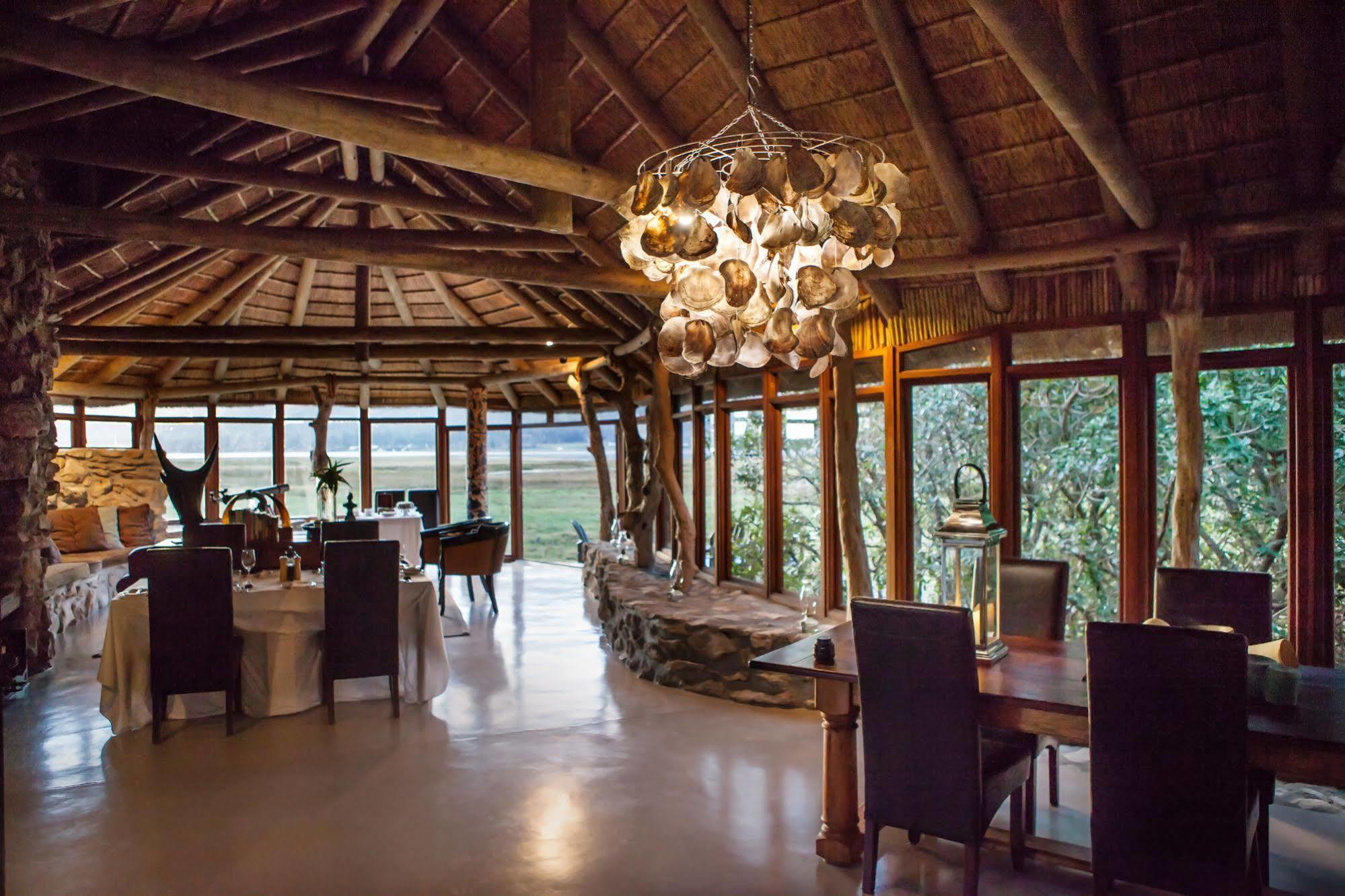 Mosaic Lagoon Lodge Stanford Exterior photo